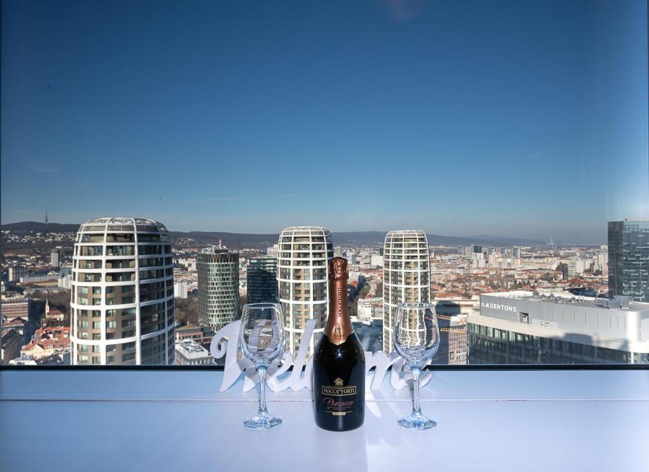 ブラチスラヴァPanoramaview/31Thfloor!/Luxury/Wifi/Parkingアパートメント エクステリア 写真